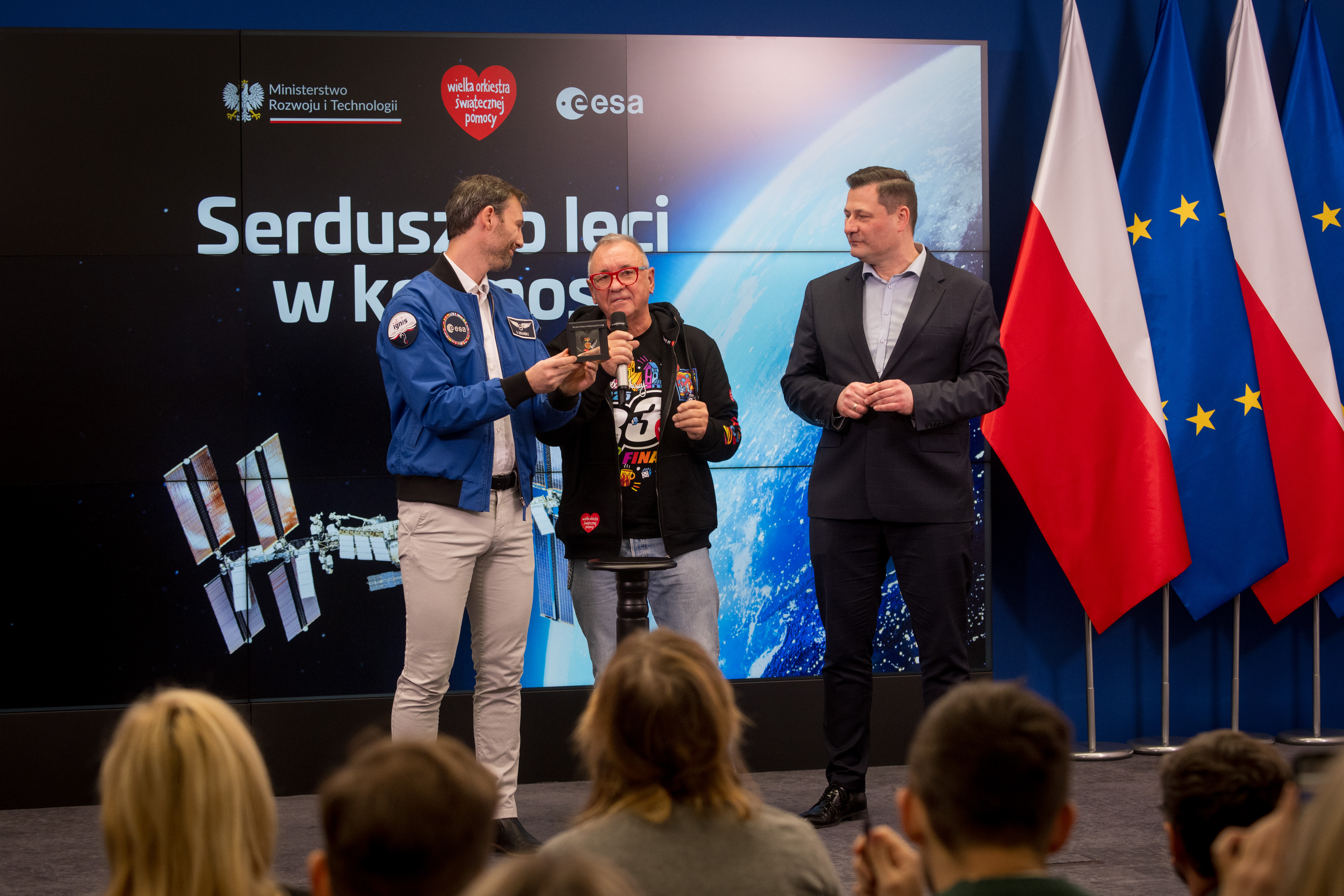 Dr Sławosz Uznański, Jurek Owsiak, prezes zarządu Fundacji WOŚP oraz minister rozwoju i technologii Krzysztof Paszyk, fot. Łukasz Widziszowski